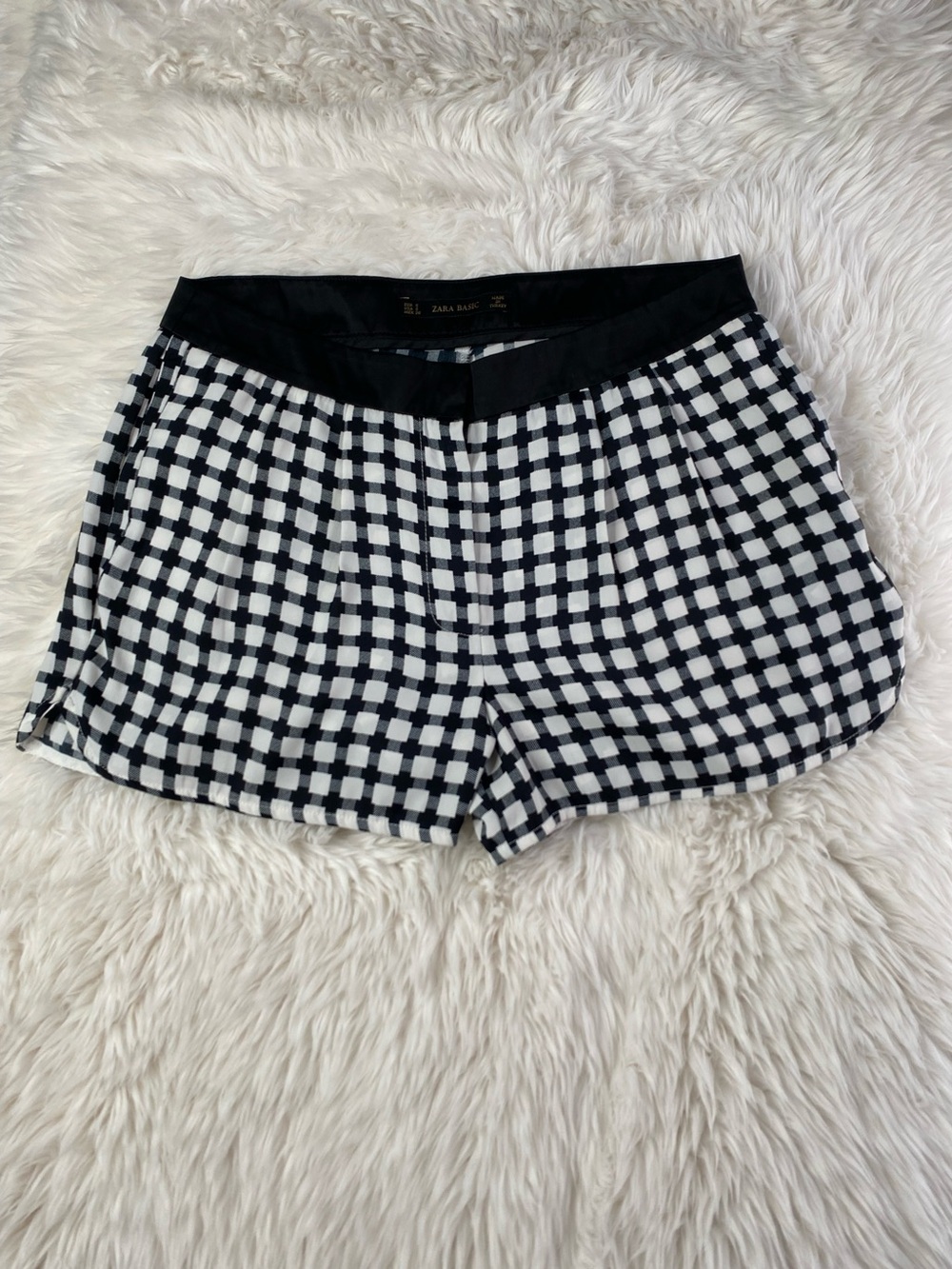 Zara Basic black and white lightweight short.